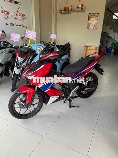winer x . thắng abs. máy zin im . áo đẹp ko trầy