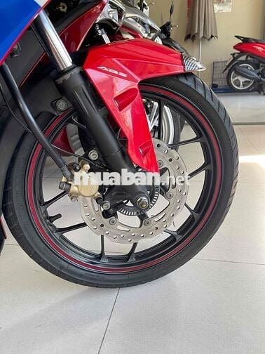 winer x . thắng abs. máy zin im . áo đẹp ko trầy