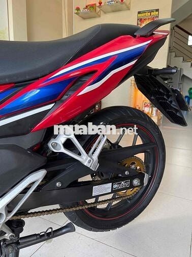 winer x . thắng abs. máy zin im . áo đẹp ko trầy