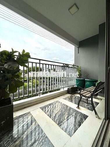 Cho thuê Căn hộ The View Quận 7, 3 phòng, nội thất gỗ, 148m2, Giá 35tr