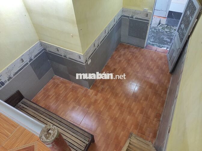 Phòng trọ gác xép vskk chính chủ đường Trương Định cách khu BKX 2,5km