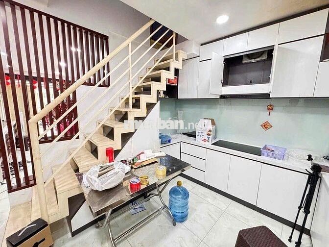 Nhà nguyên căn Nguyễn Đình Chiểu 4x11m hẻm thông CMT8 vị trí đẹp