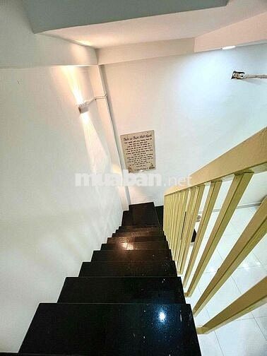 Cho thuê nhà mới Bà Hom p13 q6