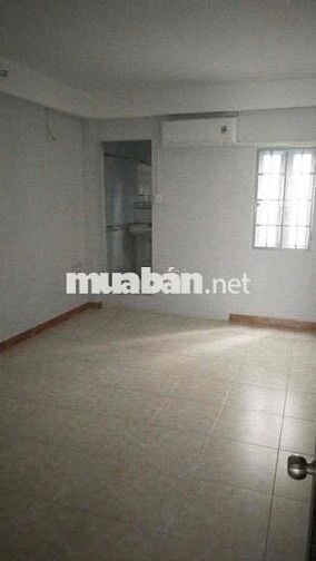 🔥🔥Nhà thuê 4PN, sẵn 2 máy lạnh, cách chợ ông Tạ 20m, CMT8, Tân Bình.