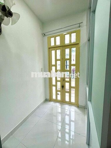 Cho thuê nhà mới Bà Hom p13 q6