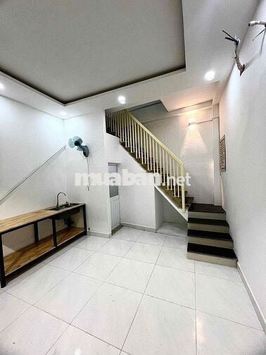 Cho thuê nhà mới Bà Hom p13 q6