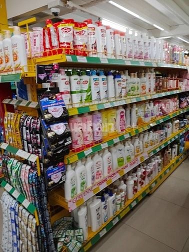 CẦN TUYỂN GẤP 3 NHÂN VIÊN BÁN HÀNG & TẠP VỤ CHO CỬA HÀNG MỚI