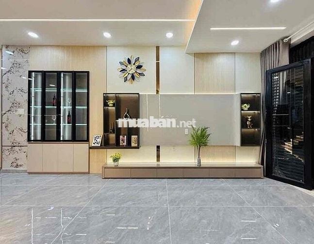 BÁN NHÀ ĐẸP DTSD 110M2 GẦN EMART GV 5T560 TẶNG NỘI THẤT SANG XỊN MỊN