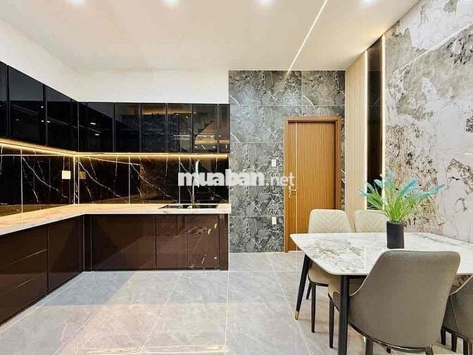 BÁN NHÀ ĐẸP DTSD 110M2 GẦN EMART GV 5T560 TẶNG NỘI THẤT SANG XỊN MỊN