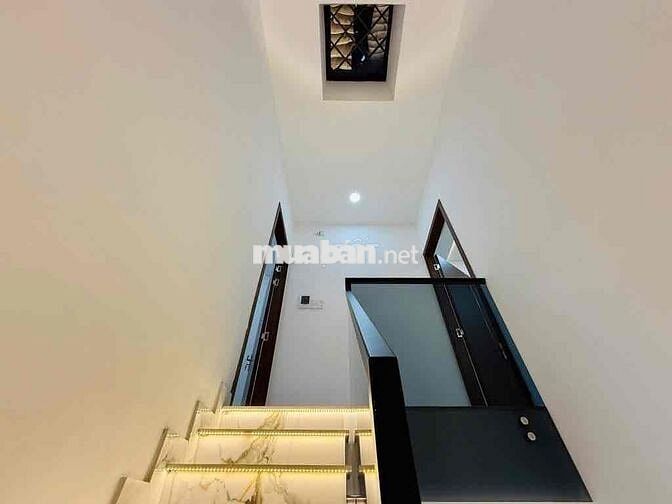 BÁN NHÀ ĐẸP DTSD 110M2 GẦN EMART GV 5T560 TẶNG NỘI THẤT SANG XỊN MỊN