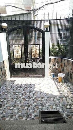 🔥🔥Nhà thuê 4PN, sẵn 2 máy lạnh, cách chợ ông Tạ 20m, CMT8, Tân Bình.