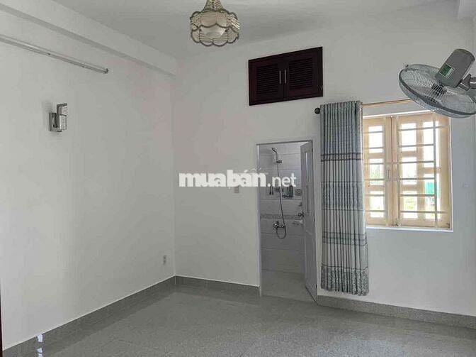Nhà mặt kinh doanh tốt, Khu dân cư đông đúc, An ninh
