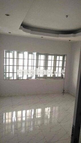🔥🔥Nhà thuê 4PN, sẵn 2 máy lạnh, cách chợ ông Tạ 20m, CMT8, Tân Bình.