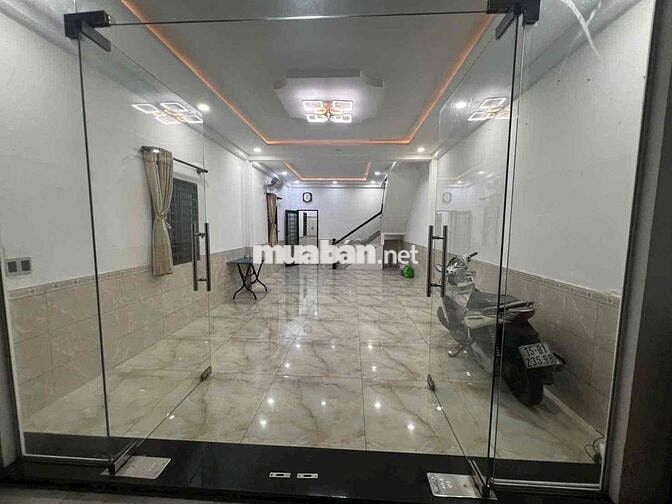 Cần cho thuê gấp nhà nguyên căn hẻm xe hơi. lê văn duyệt p1. bt