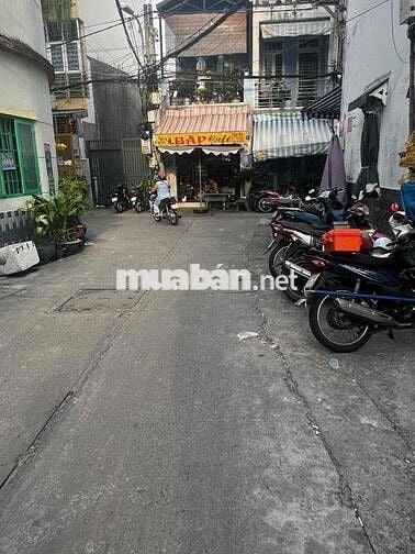 Cần cho thuê gấp nhà nguyên căn hẻm xe hơi. lê văn duyệt p1. bt