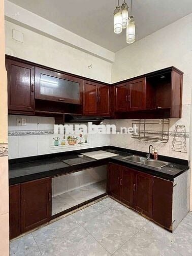 Cho thuê nhà nguyên căn mặt tiền  Bông Sao,f5, Q8 .2 pn  .DT: 3,5 x 15