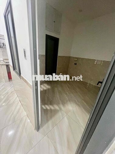 Cần cho thuê gấp nhà nguyên căn hẻm xe hơi. lê văn duyệt p1. bt