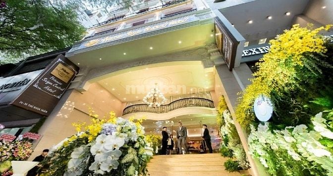Bán Khách sạn mặt tiền Thủ Khoa Huân, Quận 1
