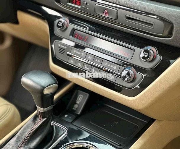 Kia Sedona 2019 2.2 DAT Luxury - 97000 km