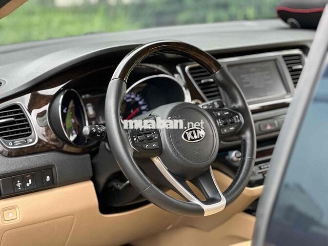 Kia Sedona 2019 2.2 DAT Luxury - 97000 km