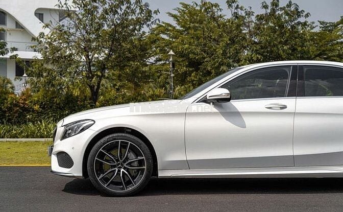 Hàng hiếm C300 AMG 2018 Trắng đỏ đồ chơi nhiều
