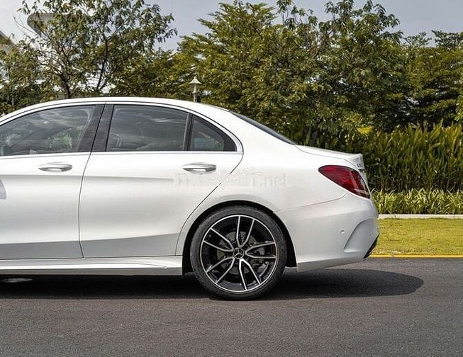 Hàng hiếm C300 AMG 2018 Trắng đỏ đồ chơi nhiều