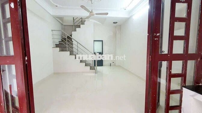 Nhà 1 1 trệt 2 lầu gần sân bay