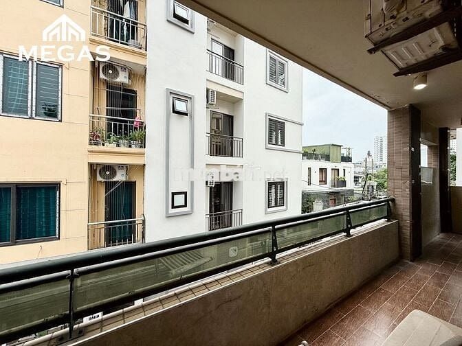 CHO THUÊ CĂN HỘ SIÊU RỘNG 200M2 3PN2WC NGAY MẶT HỒ TÂY