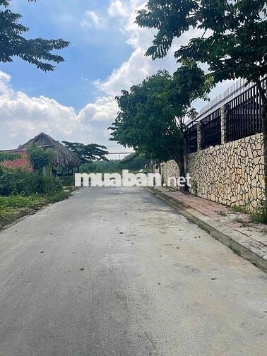 Bán gấp lô góc 2 mặt tiền xã Bình Minh 1 tỷ 450 vị trí vàng
