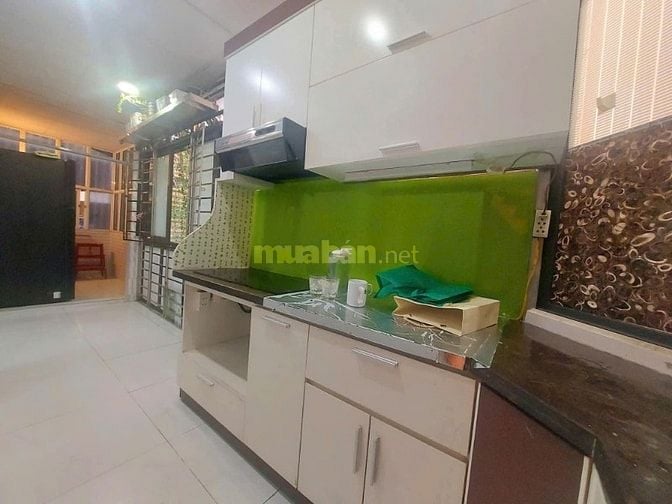 Chính chủ cho thuê căn hộ tập thể 70m2, tầng 2 phố Quán Thánh, Ba Đình