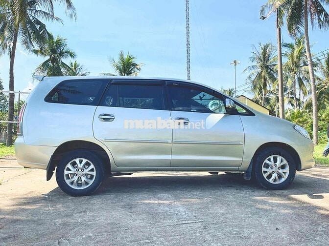 Toyota Innova 2008 - 300000 km