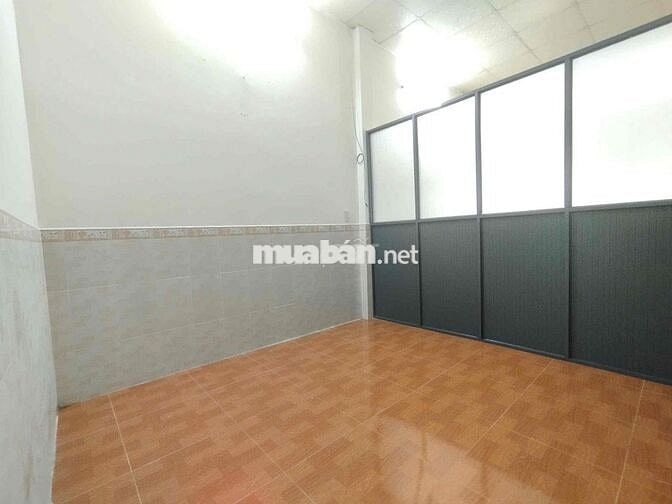 Nhà Nguyên Căn gần ngã 4 Nguyễn Bình x Lê Văn Lương