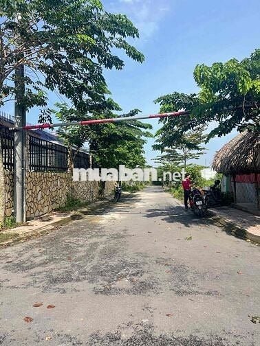 Bán gấp lô góc 2 mặt tiền xã Bình Minh 1ty450 cách QL1A 500m