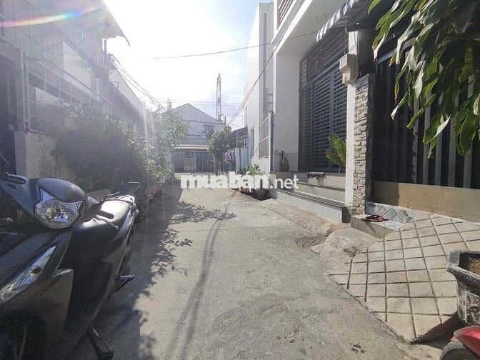 Nhà Nguyên Căn gần ngã 4 Nguyễn Bình x Lê Văn Lương