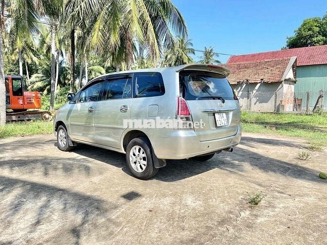 Toyota Innova 2008 - 300000 km