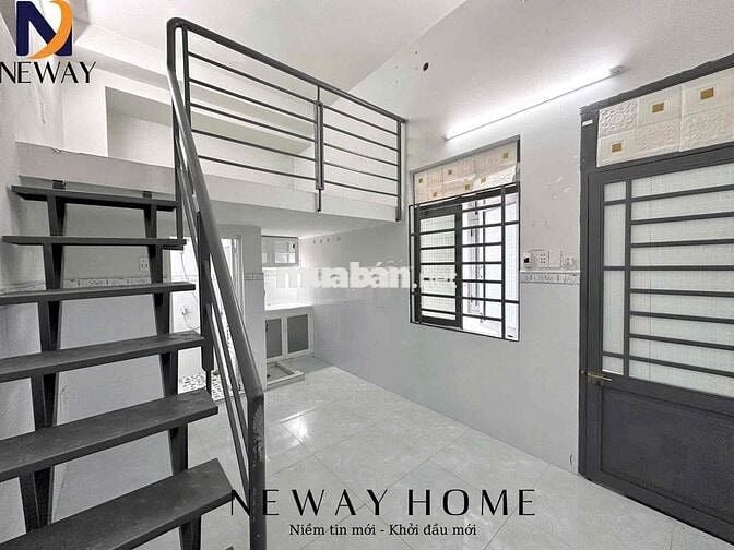 SÁT VÁCH ĐẠI HỌC CÔNG THƯƠNG, PHÒNG RỘNG GÁC CAO,THOÁNG MÁT Đ.ĐỖ NHUẬN