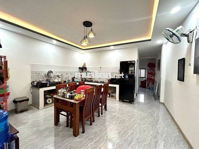 Bán gấp nhà thổ cư 5x20m Bình Dương, 3 phòng ngủ, giá chỉ 3.7 tỷ