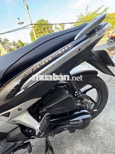 Honda Ari black