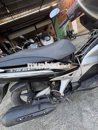 Honda Ari black