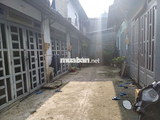Nhà nhỏ không gác có sẵn máy lạnh điện trả đồng hồ chính nhà nước