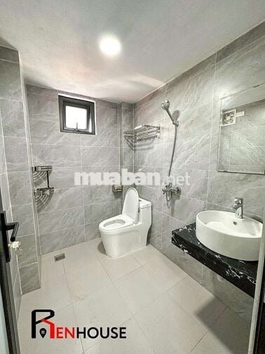 TRỐNG PHÒNG STUDIO BAN CÔNG ĐẦY ĐỦ NỘI THẤT NGAY GOLDMARK CITY