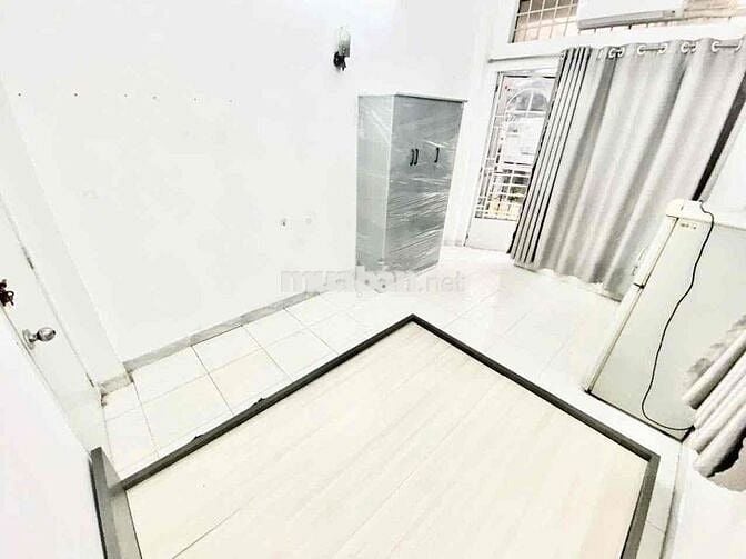 STUDIO FULL NỘI THẤT, BANCOL GIÁ RẺ GẦN CẦU CHỮ Y ĐI QUẬN 5,1,3