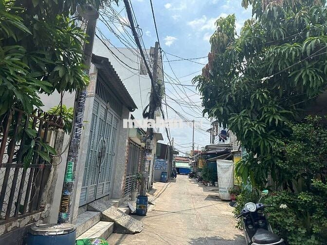 Nhà 1 trệt 1 lầu hẻm Bình Thành BHH B bình tân