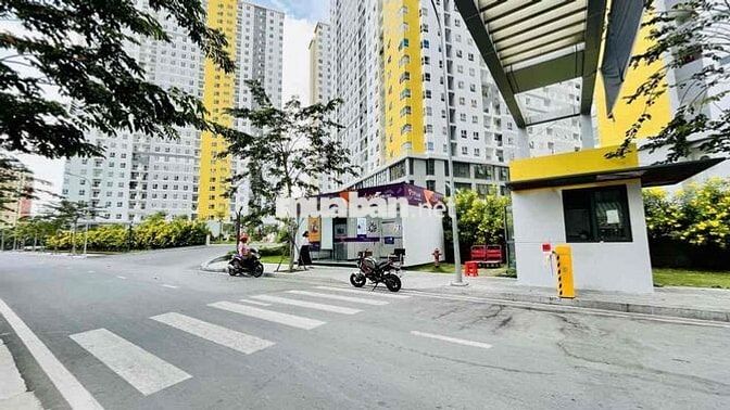 CHO THUÊ CĂN DIAMOND Q6 2PN 72m2 view hồ bơi đẹp giá chỉ 8.5tr