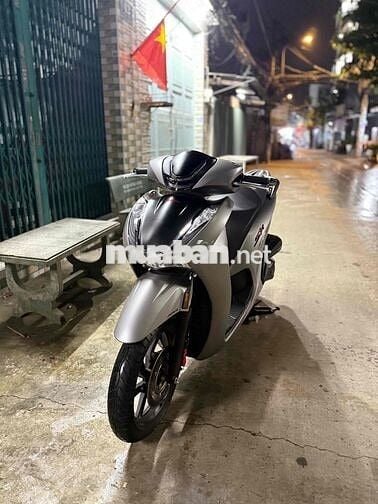 kẹt tiền cần bán xe đi kỉ không 1 vết xước