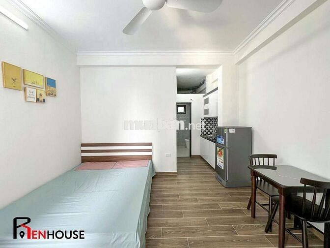 TRỐNG PHÒNG STUDIO BAN CÔNG ĐẦY ĐỦ NỘI THẤT NGAY GOLDMARK CITY