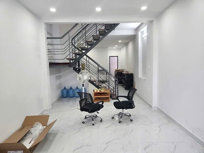Gần siêu thị Lote Mart, Nở Hậu 02 tầng, DT 4x16m