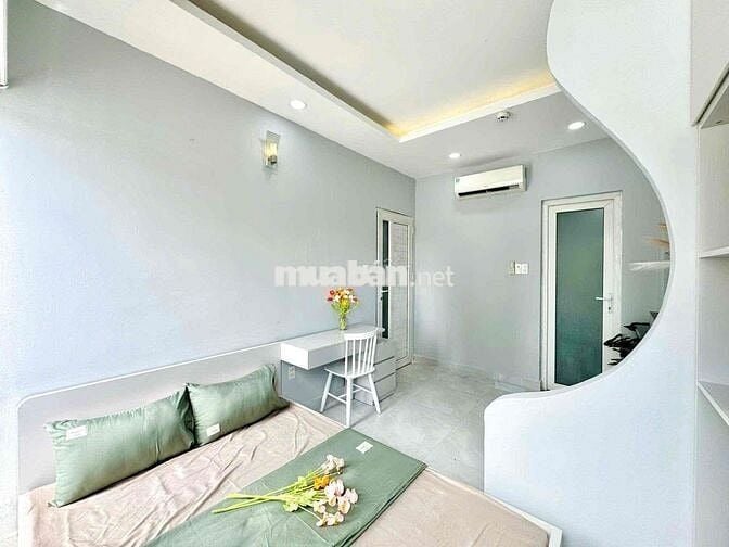 Cho Thuê Căn Studio Ban Công Tách Bếp Thang Máy Full NT Ngay Quận 1