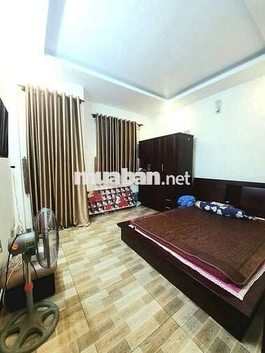 Nhà cho thuê mt đường huỳnh văn gấm .Dt 4×20m đúc 2 lầu mới như hình