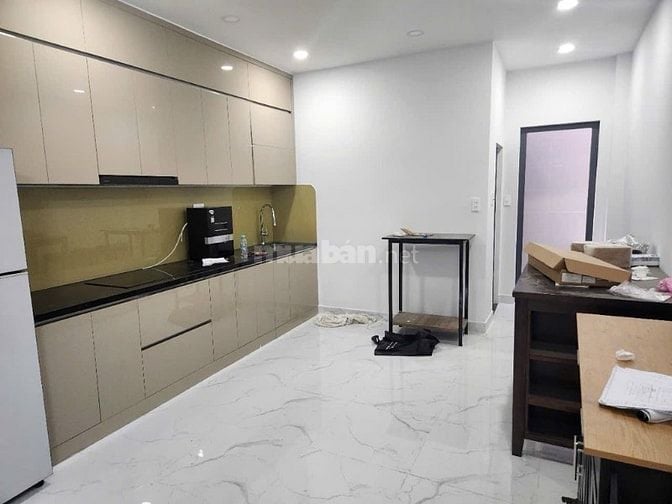 Gần siêu thị Lote Mart, Nở Hậu 02 tầng, DT 4x16m